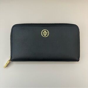 Tory Burch Saffiano leather black Robinson Continental Zip Wallet